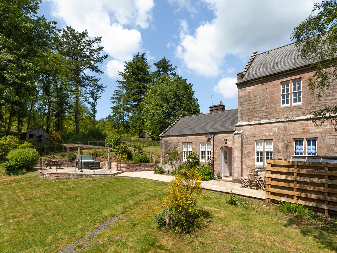 House and Garden Laundry Cottage House and Garden