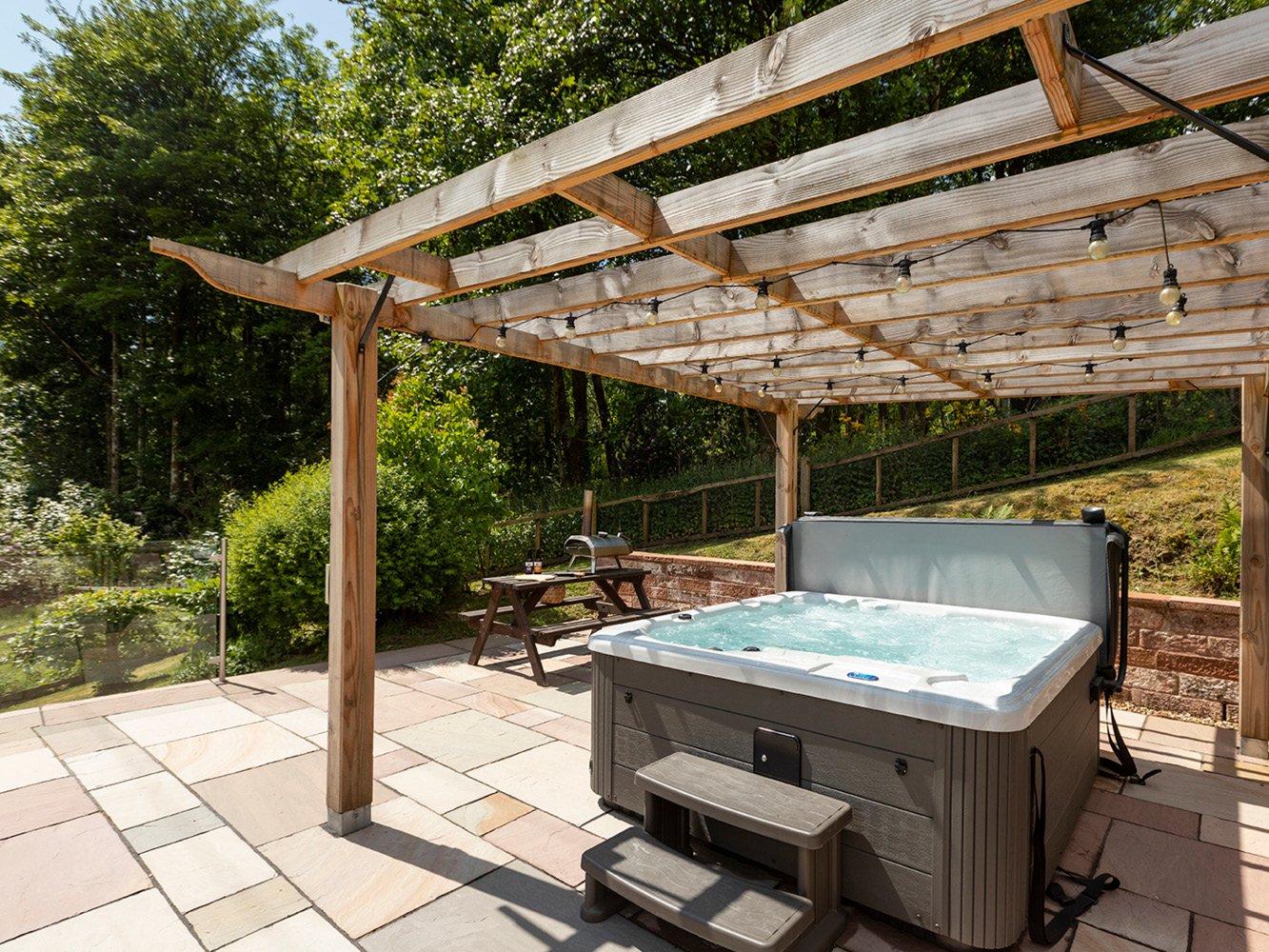 Hot tub and patio at Laundry Cottage Hot tub and patio at Laundry Cottage