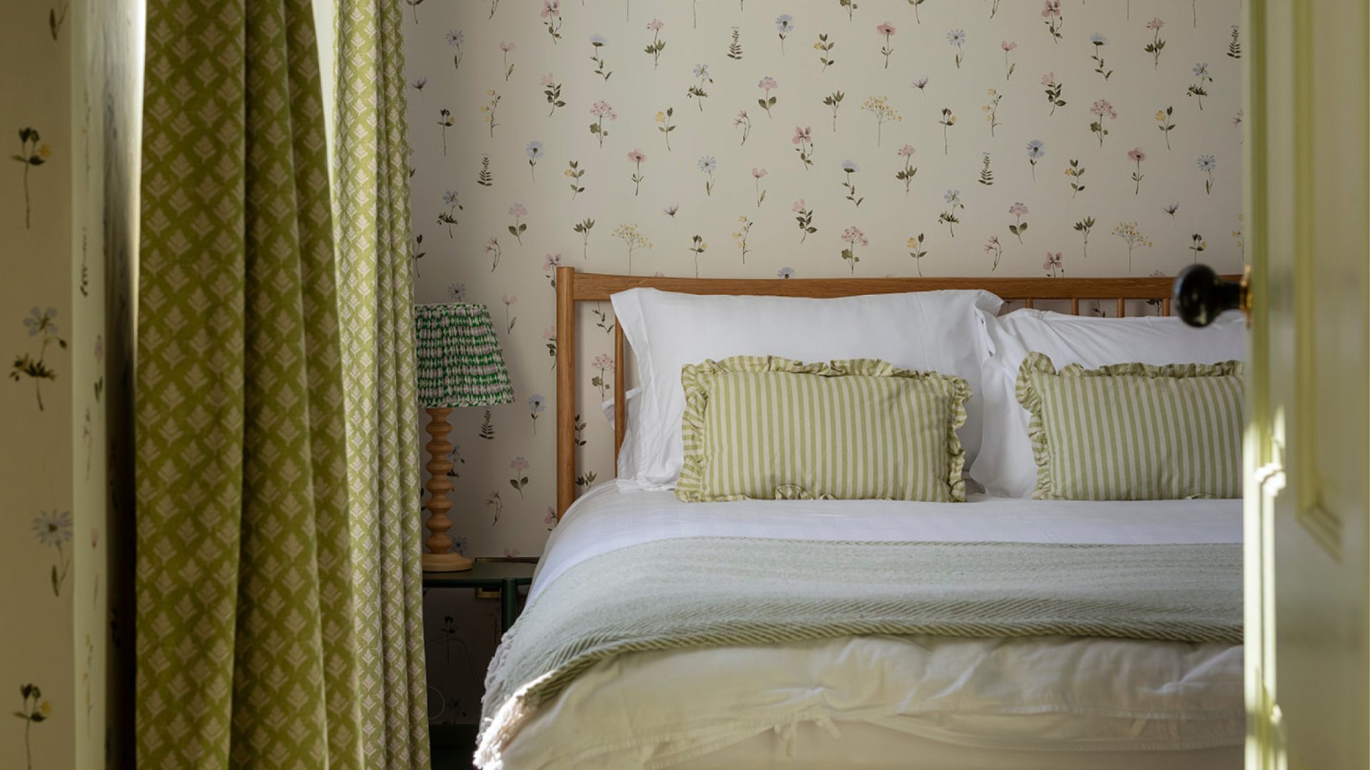 Queensberry Cottage14 bedroom